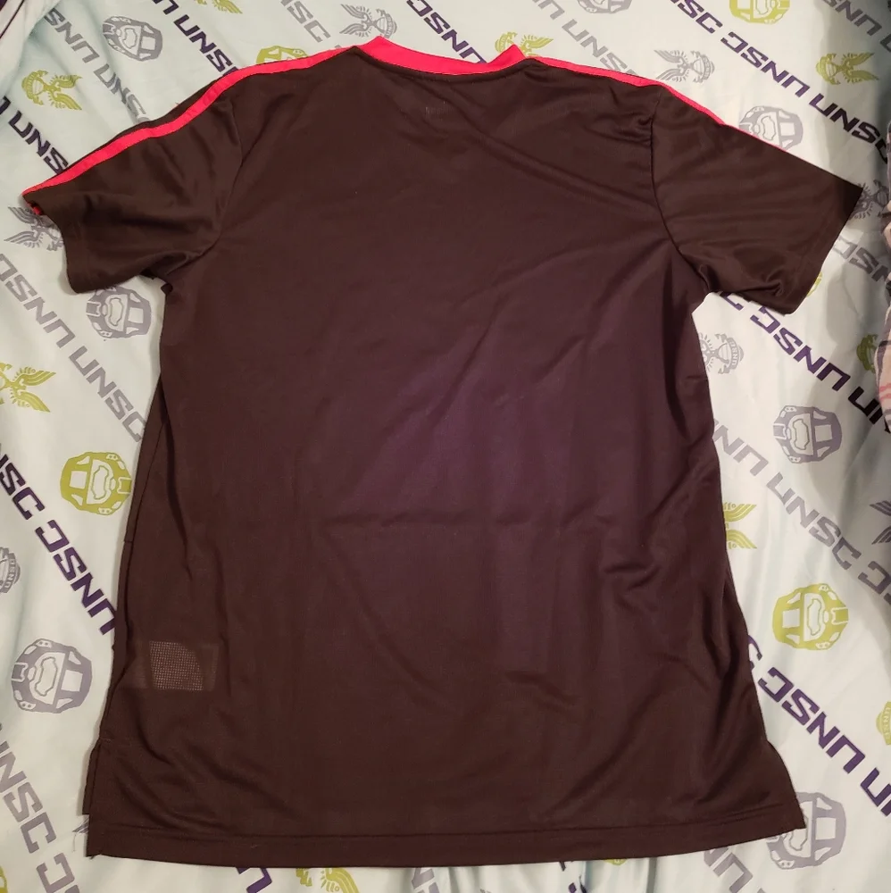 ⚽️ Manchester United Training Jersey ⚽️ - Picture 7 of 9